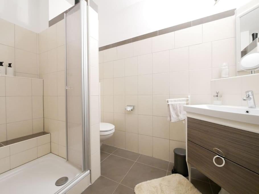 61 M2 Erdgeschosswohnung Mit Eigenem Parkplatz Vorm Haus Osnabrück Kültér fotó